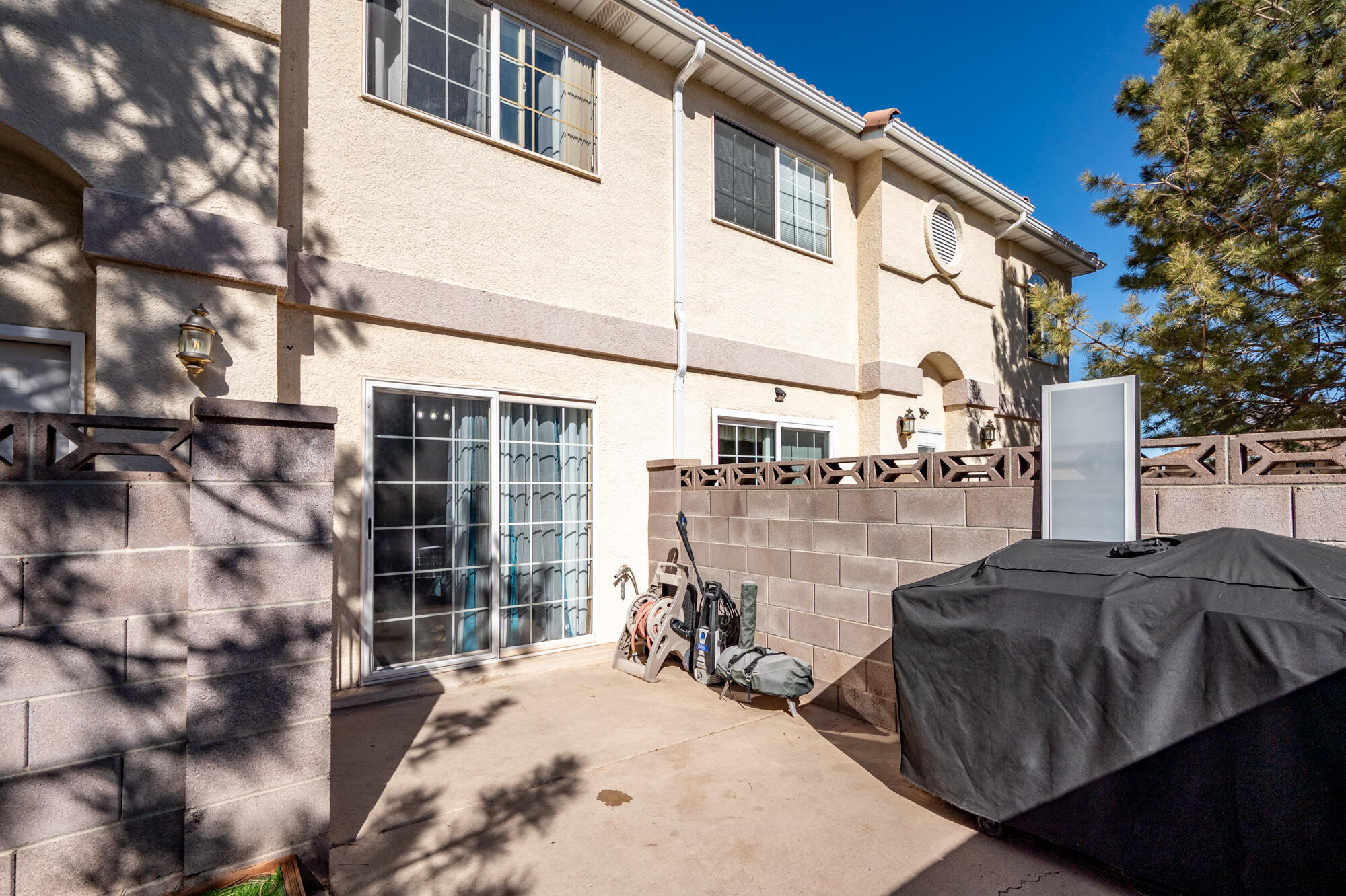 EAGLE POINTE - Residential