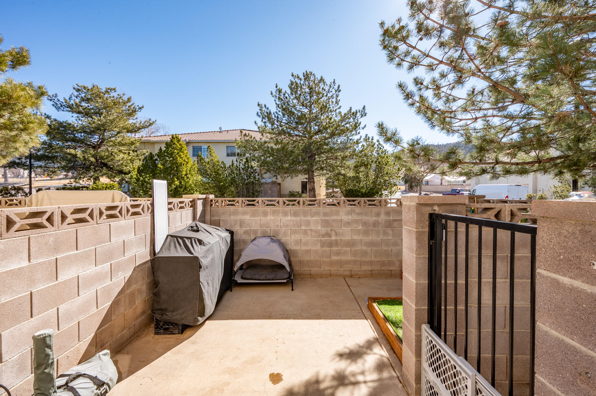 EAGLE POINTE - Residential