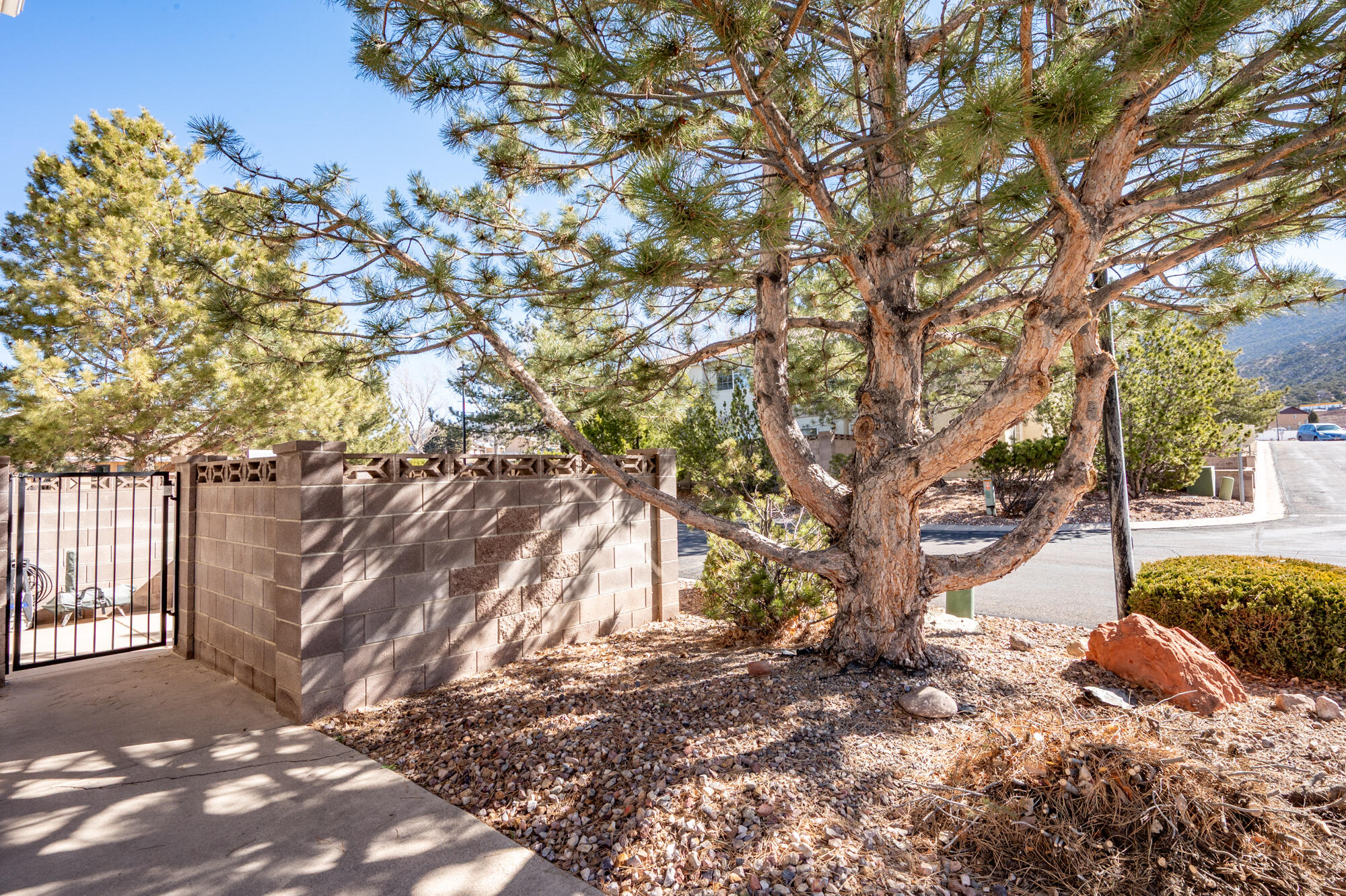 EAGLE POINTE - Residential