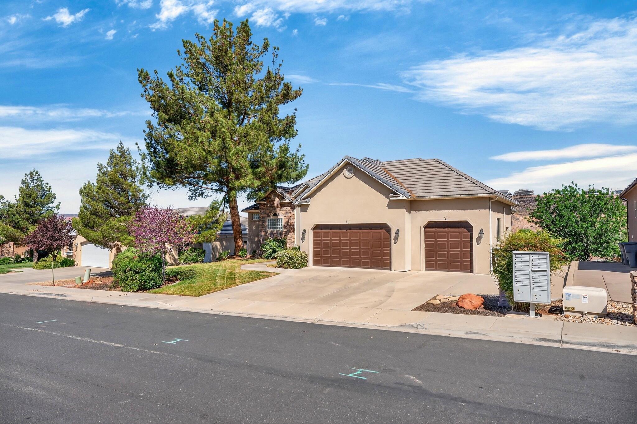 BOULDERS - Residential