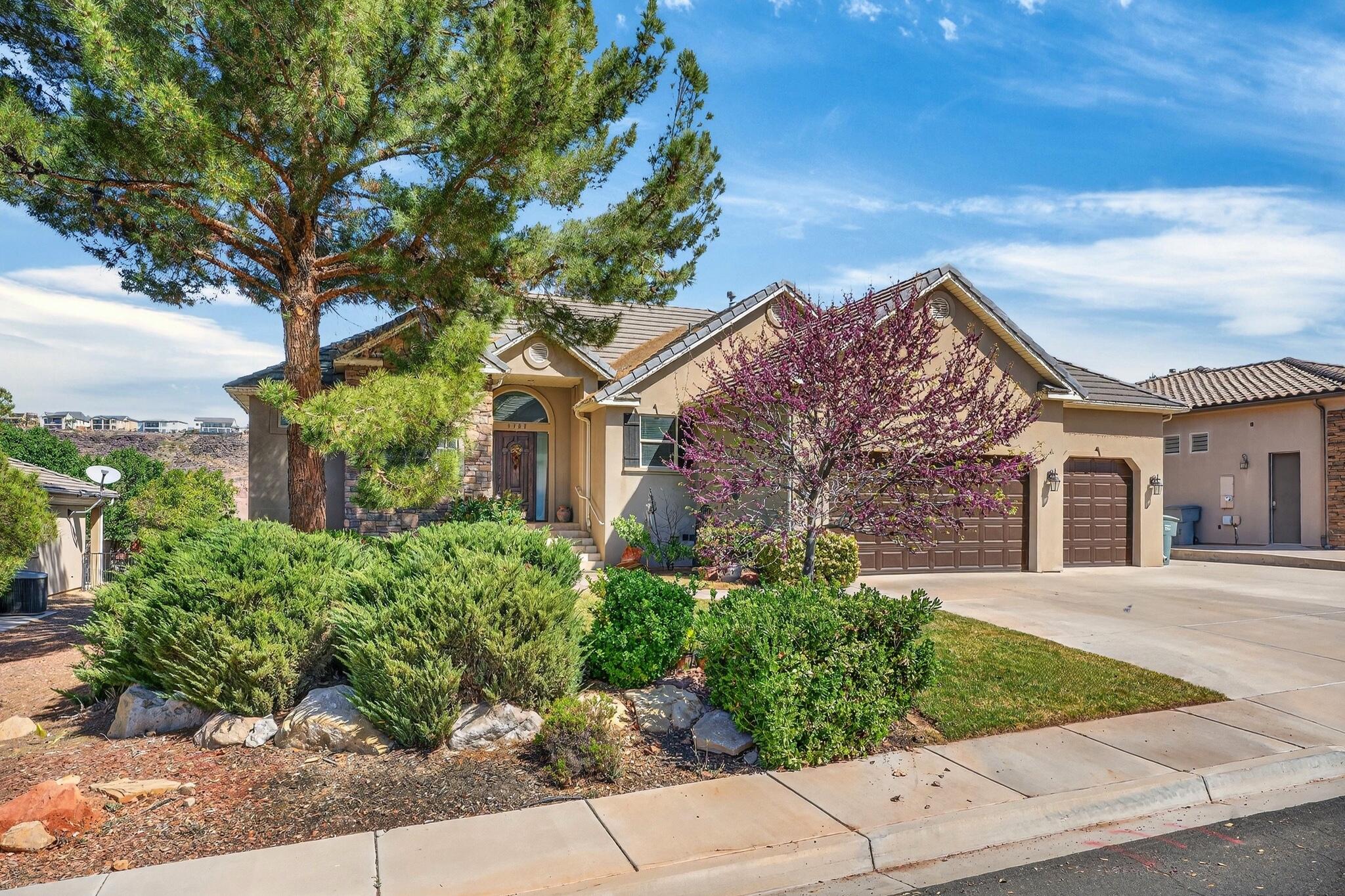 BOULDERS - Residential