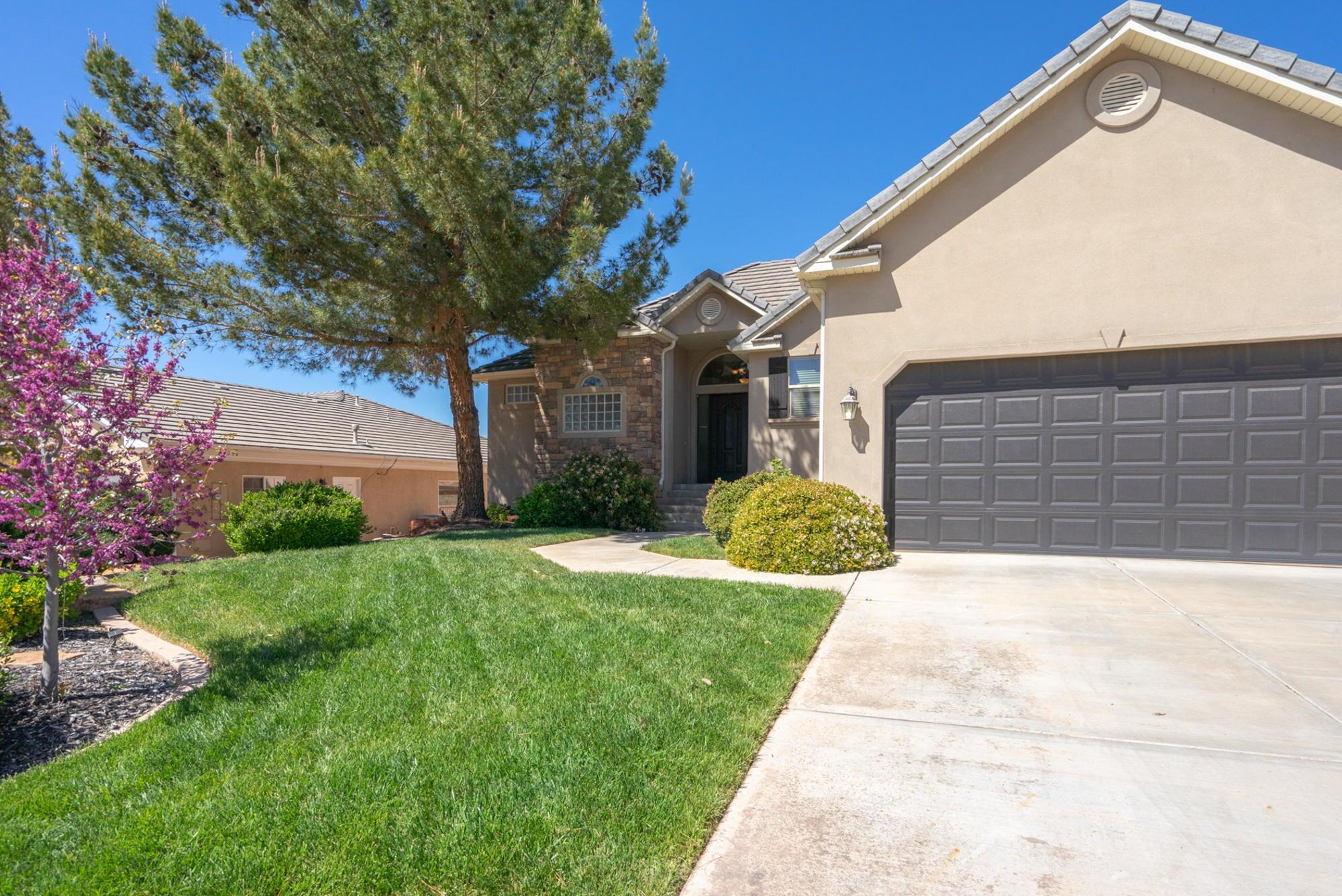 BOULDERS - Residential