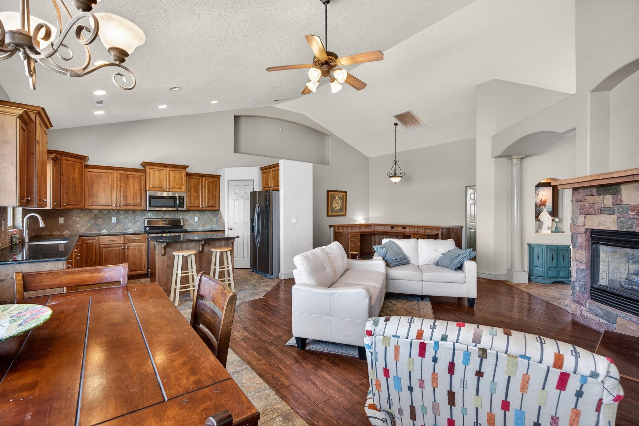 BOULDERS - Residential