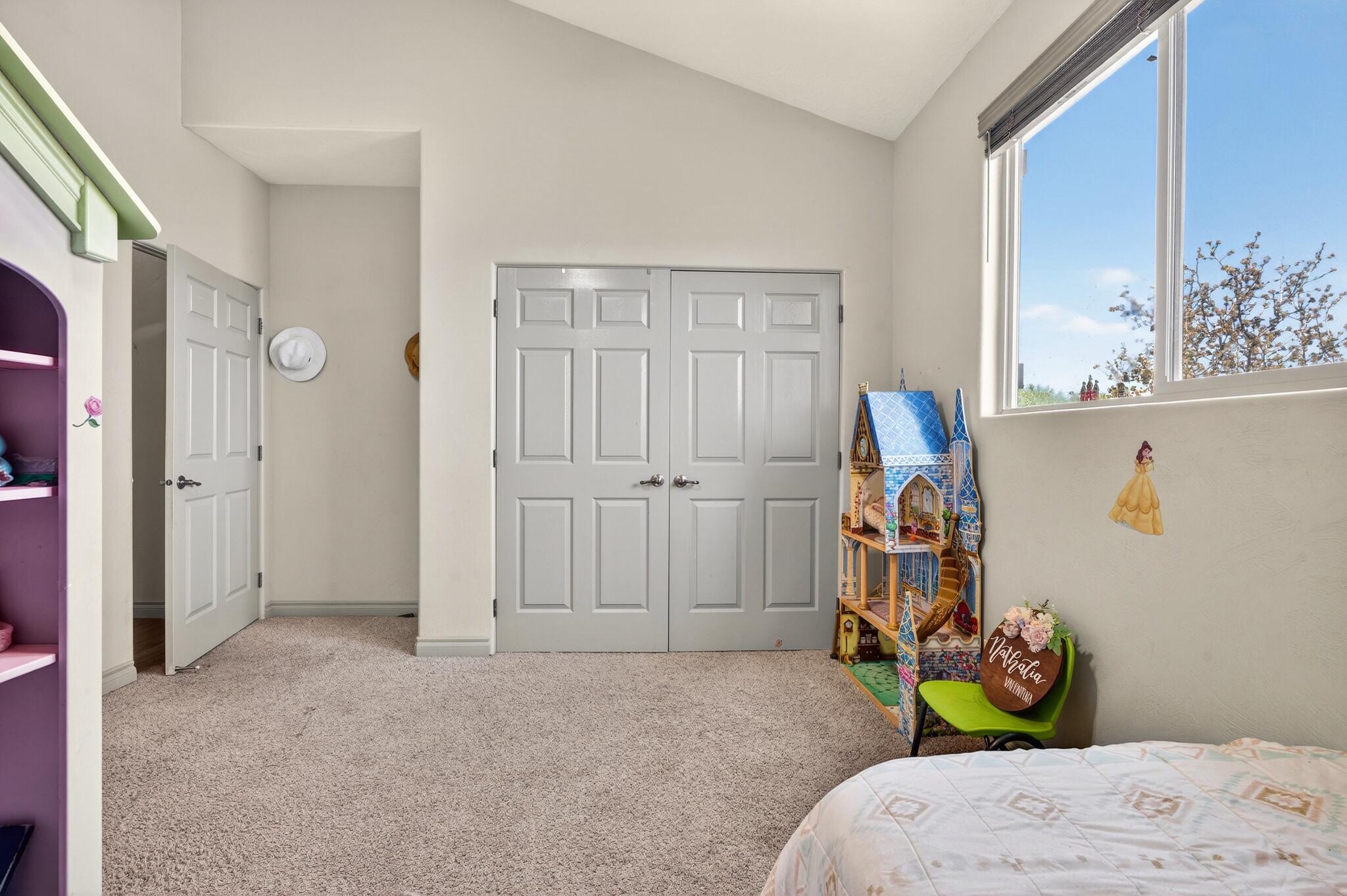 BOULDERS - Residential