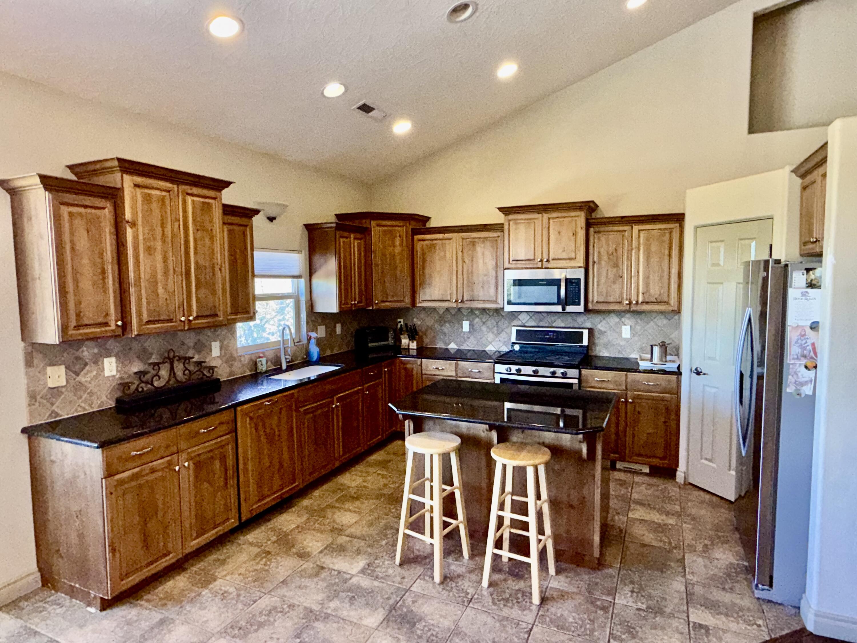 BOULDERS - Residential