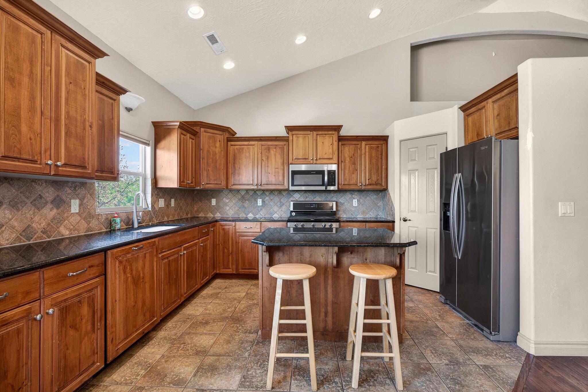 BOULDERS - Residential