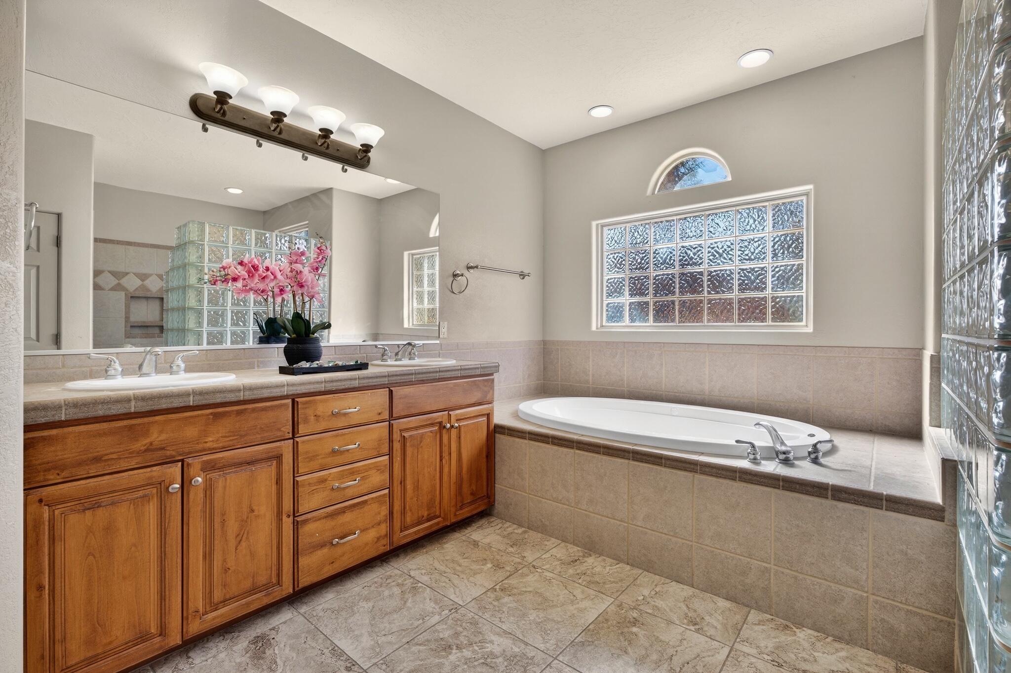 BOULDERS - Residential