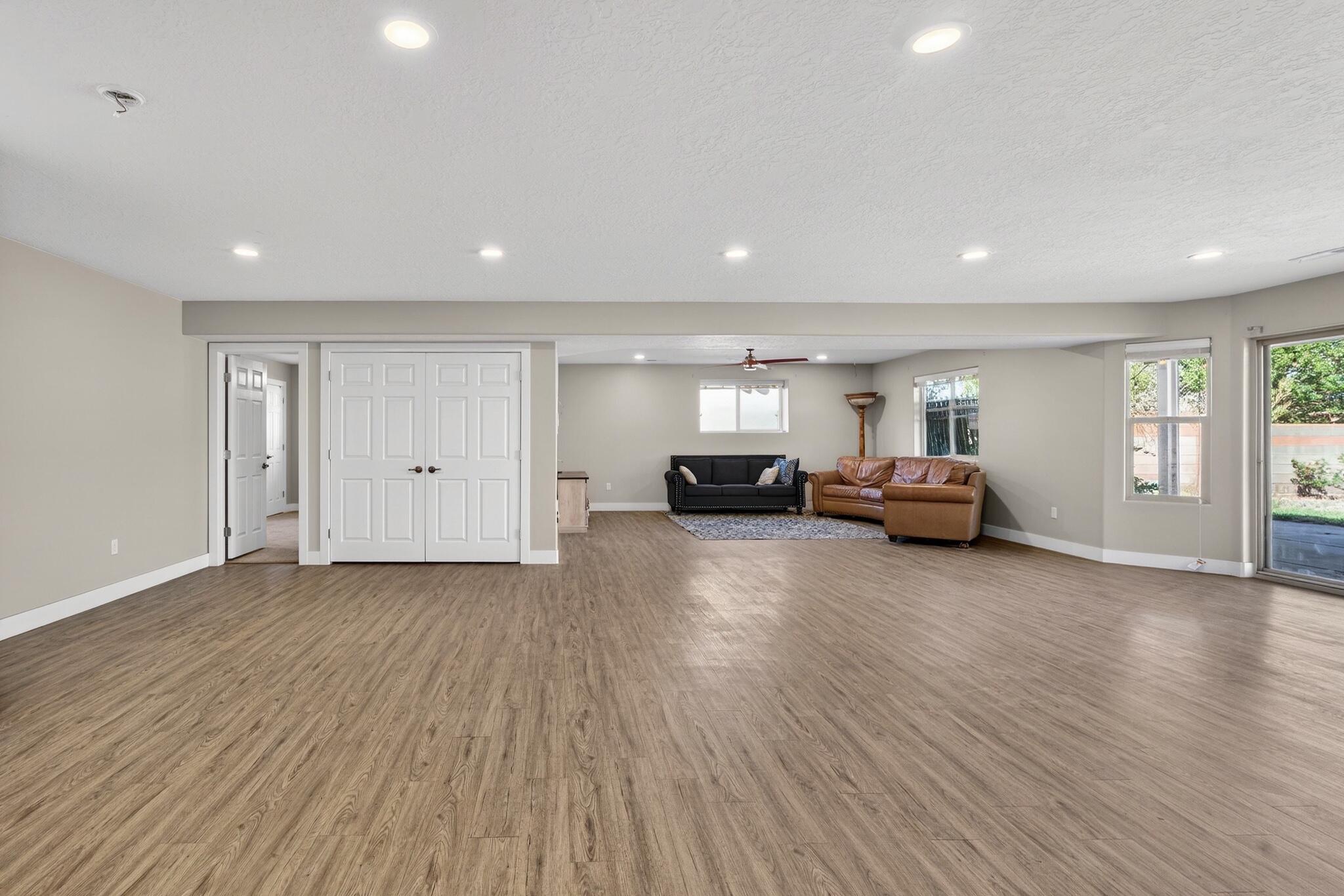 BOULDERS - Residential