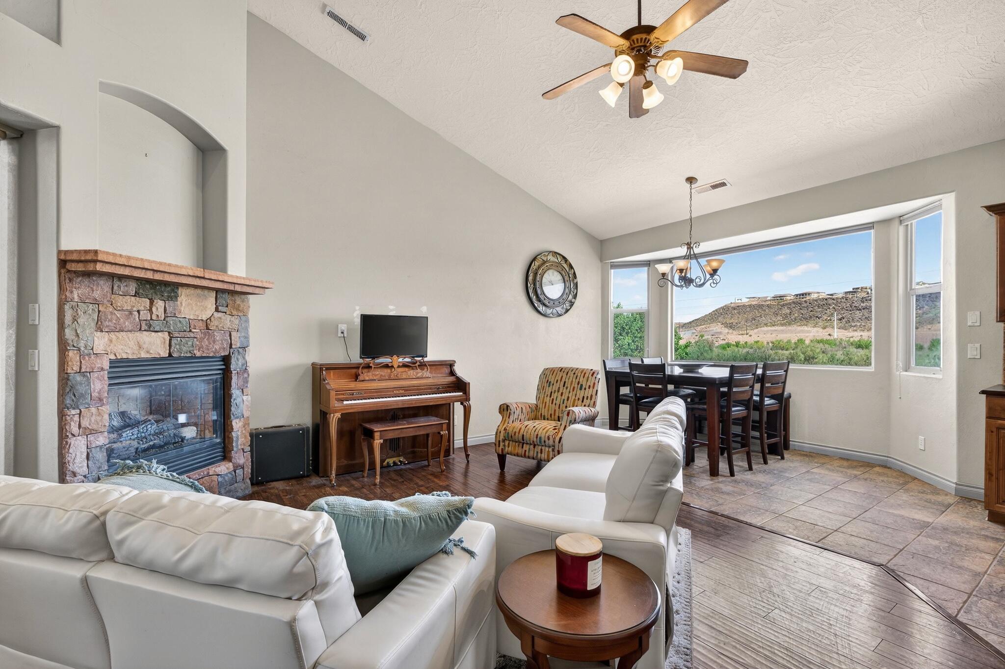 BOULDERS - Residential