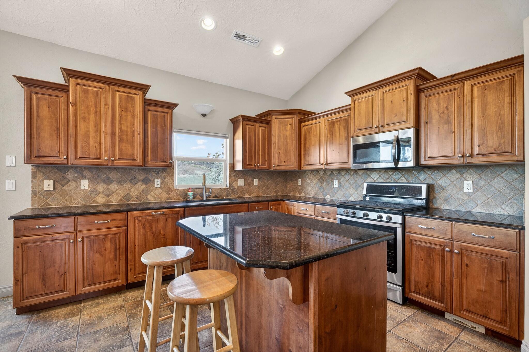 BOULDERS - Residential