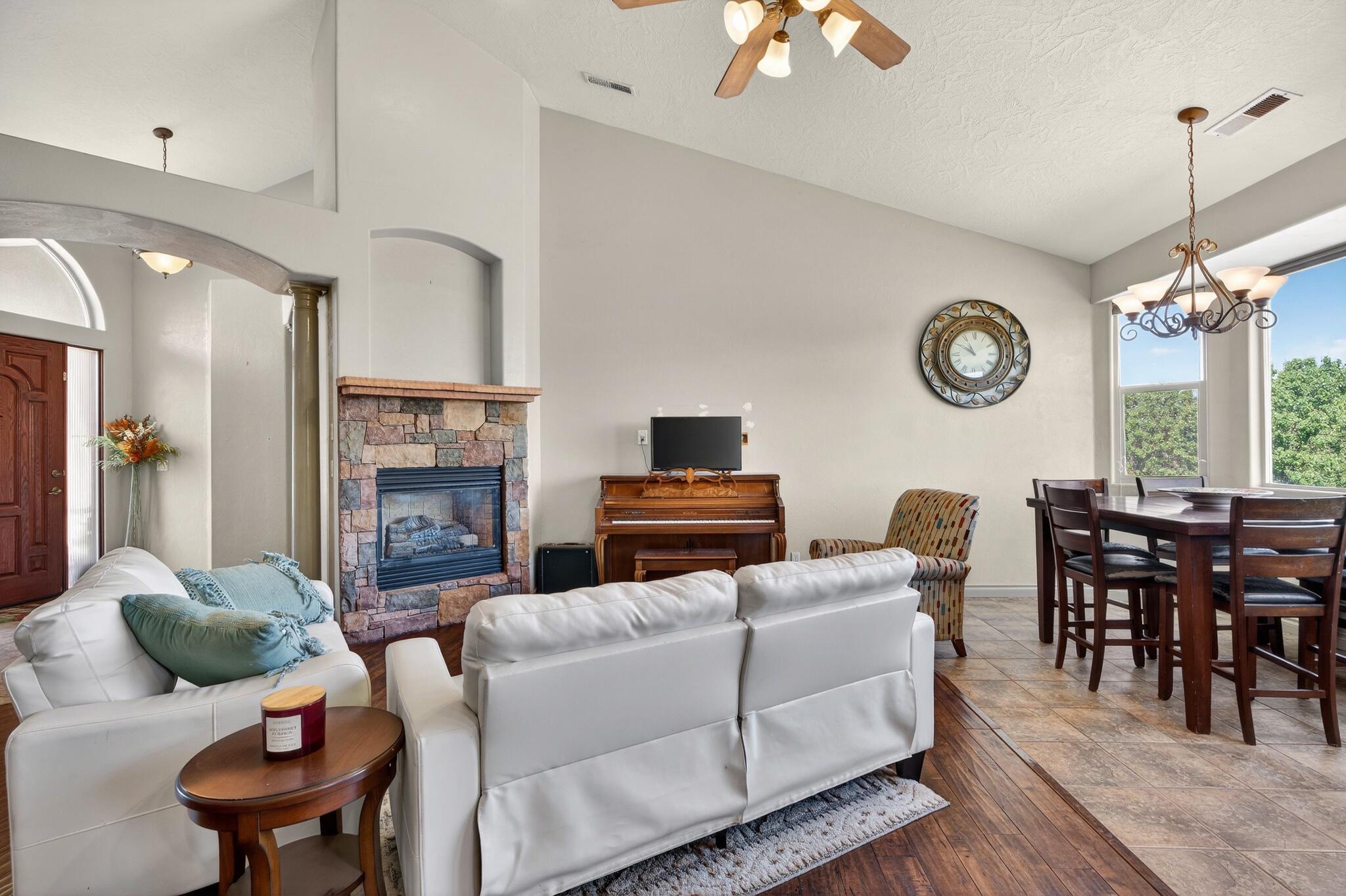 BOULDERS - Residential