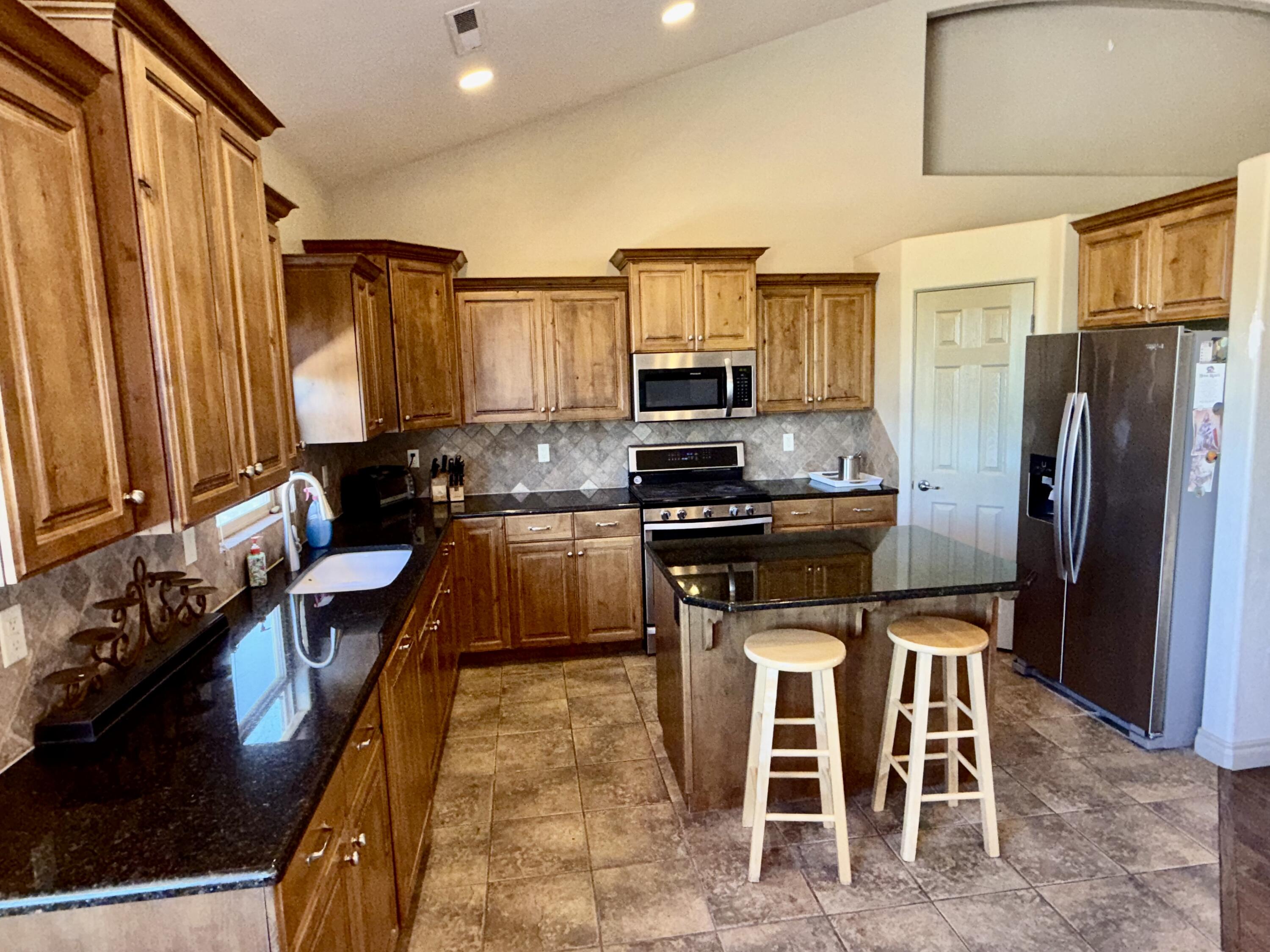 BOULDERS - Residential