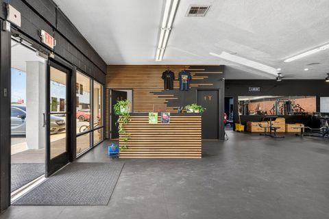 Tiny photo for 75 N 200 W, Hurricane, UT 84737 (MLS # 26-271901)