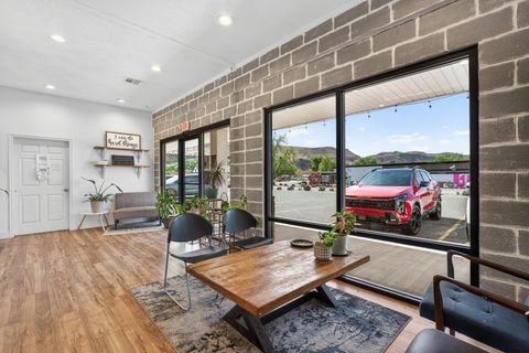 Tiny photo for 75 N 200 W, Hurricane, UT 84737 (MLS # 26-271901)