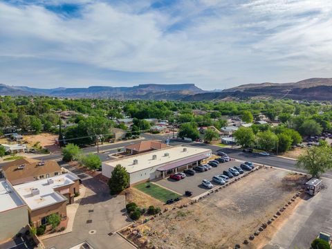 Tiny photo for 75 N 200 W, Hurricane, UT 84737 (MLS # 26-271901)
