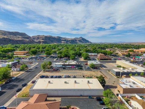 Tiny photo for 75 N 200 W, Hurricane, UT 84737 (MLS # 26-271901)