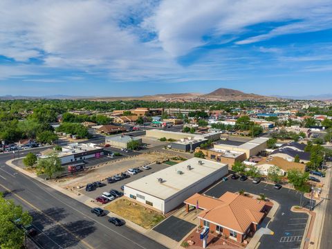 Tiny photo for 75 N 200 W, Hurricane, UT 84737 (MLS # 26-271901)