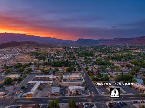 Tiny photo for 75 N 200 W, Hurricane, UT 84737 (MLS # 26-271901)
