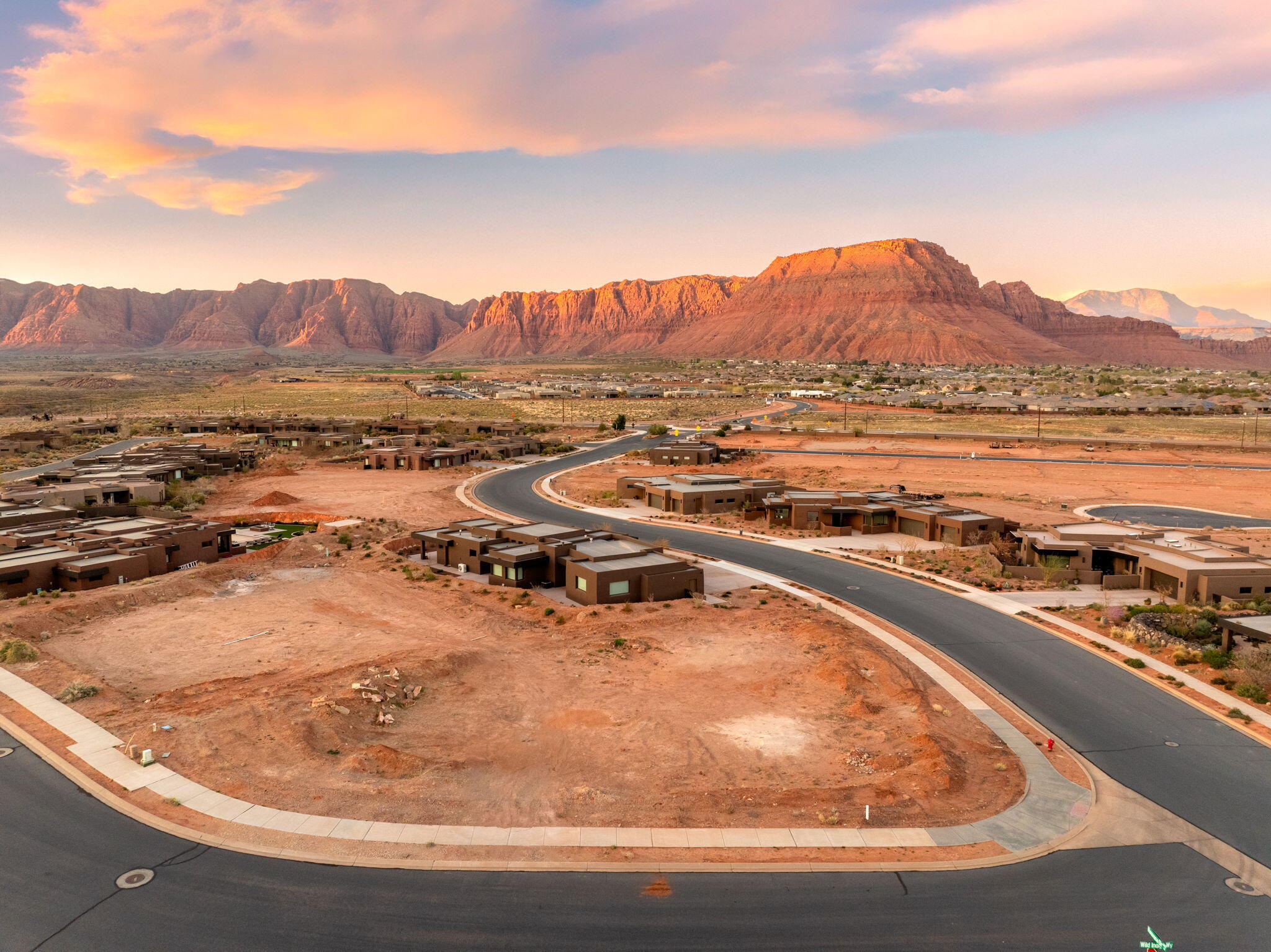 INDIGO TRAILS - Land