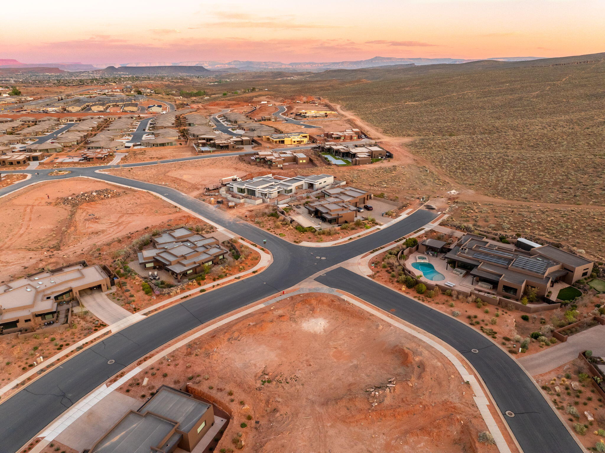 INDIGO TRAILS - Land