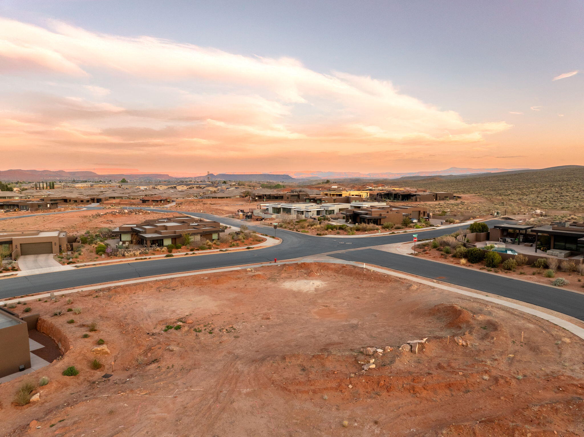 INDIGO TRAILS - Land