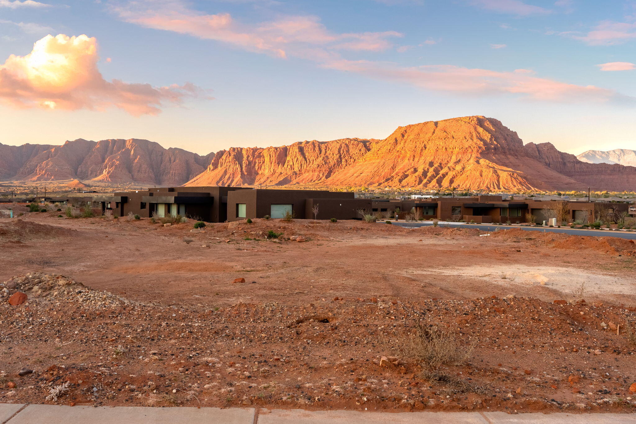 INDIGO TRAILS - Land