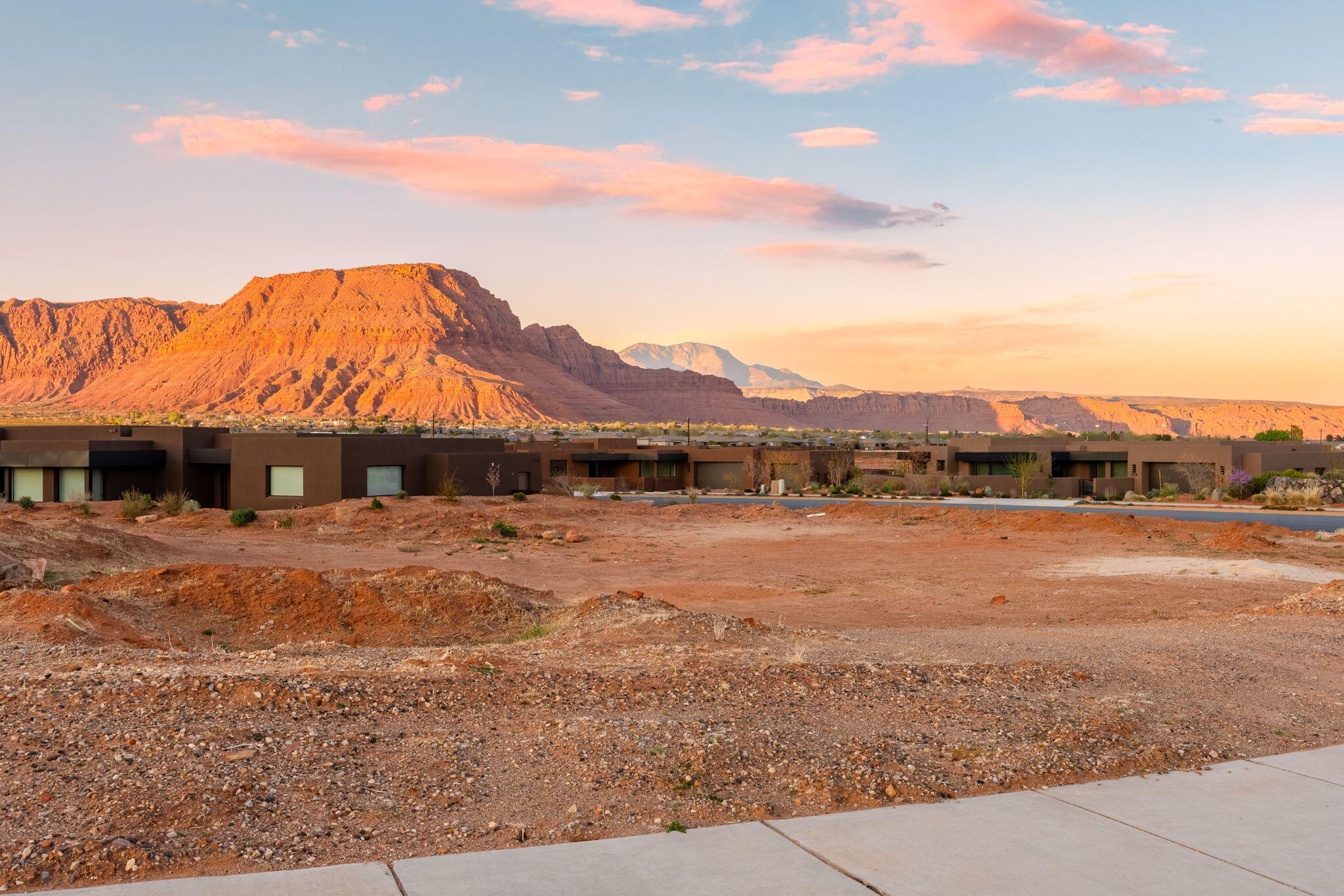 INDIGO TRAILS - Land