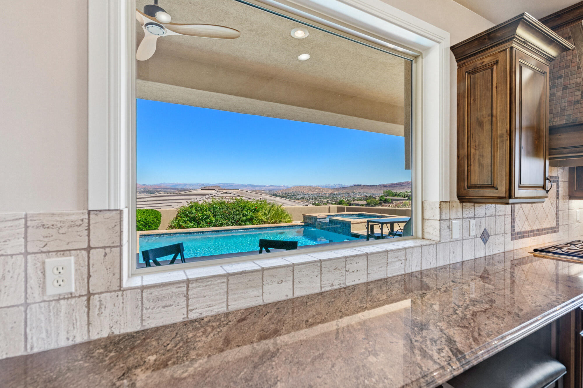 STONE CLIFF - Residential