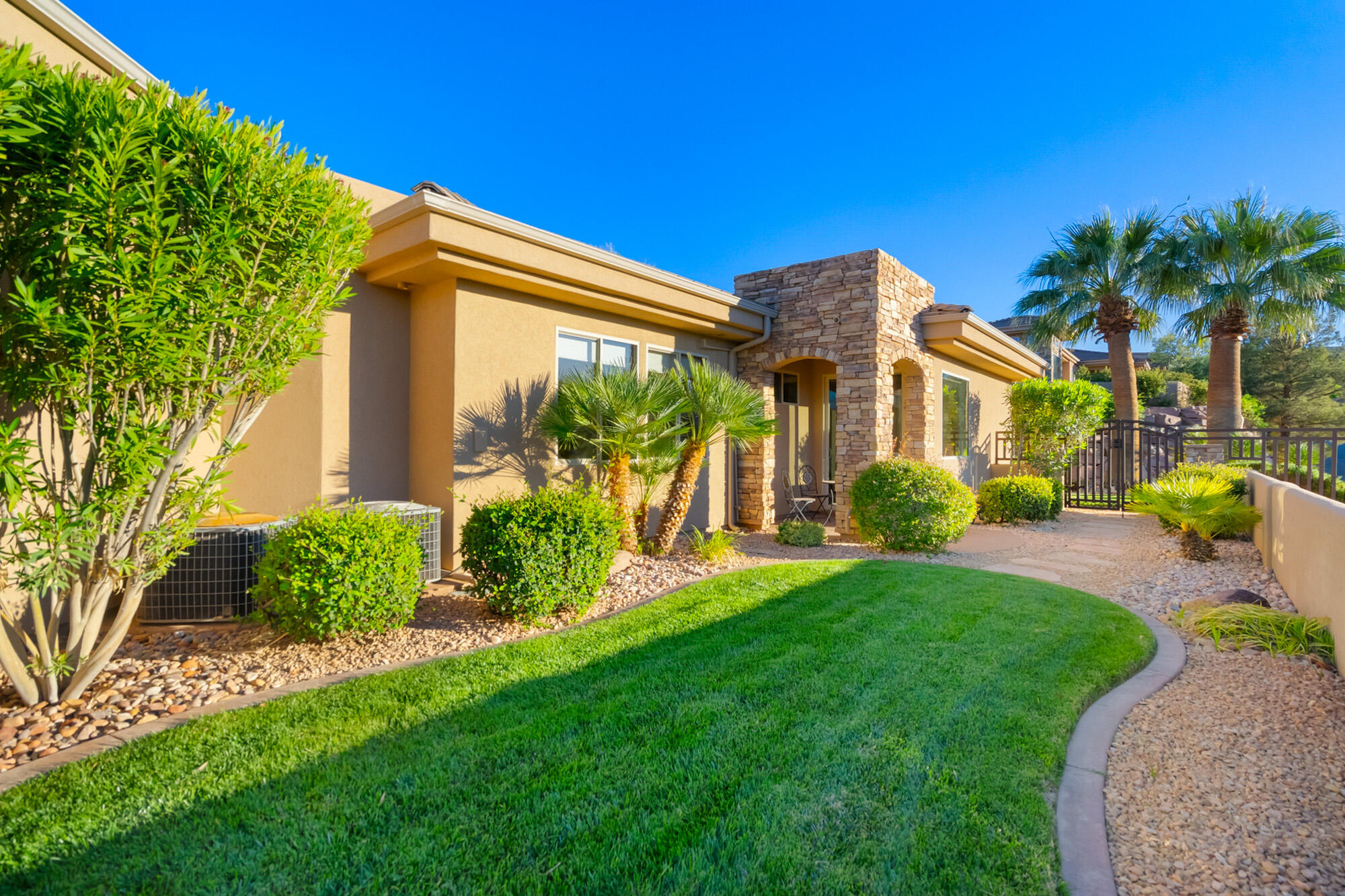 STONE CLIFF - Residential