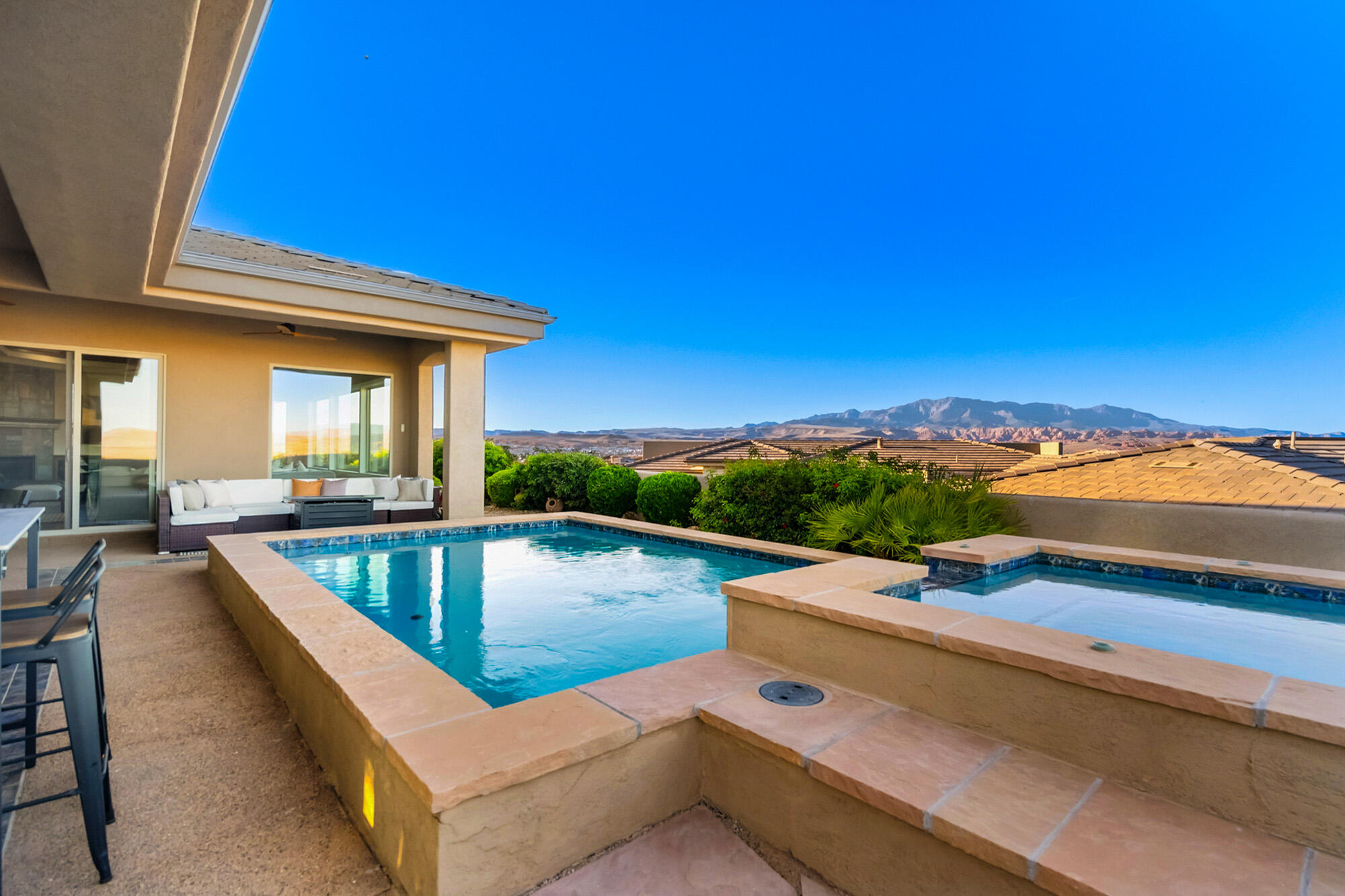 STONE CLIFF - Residential