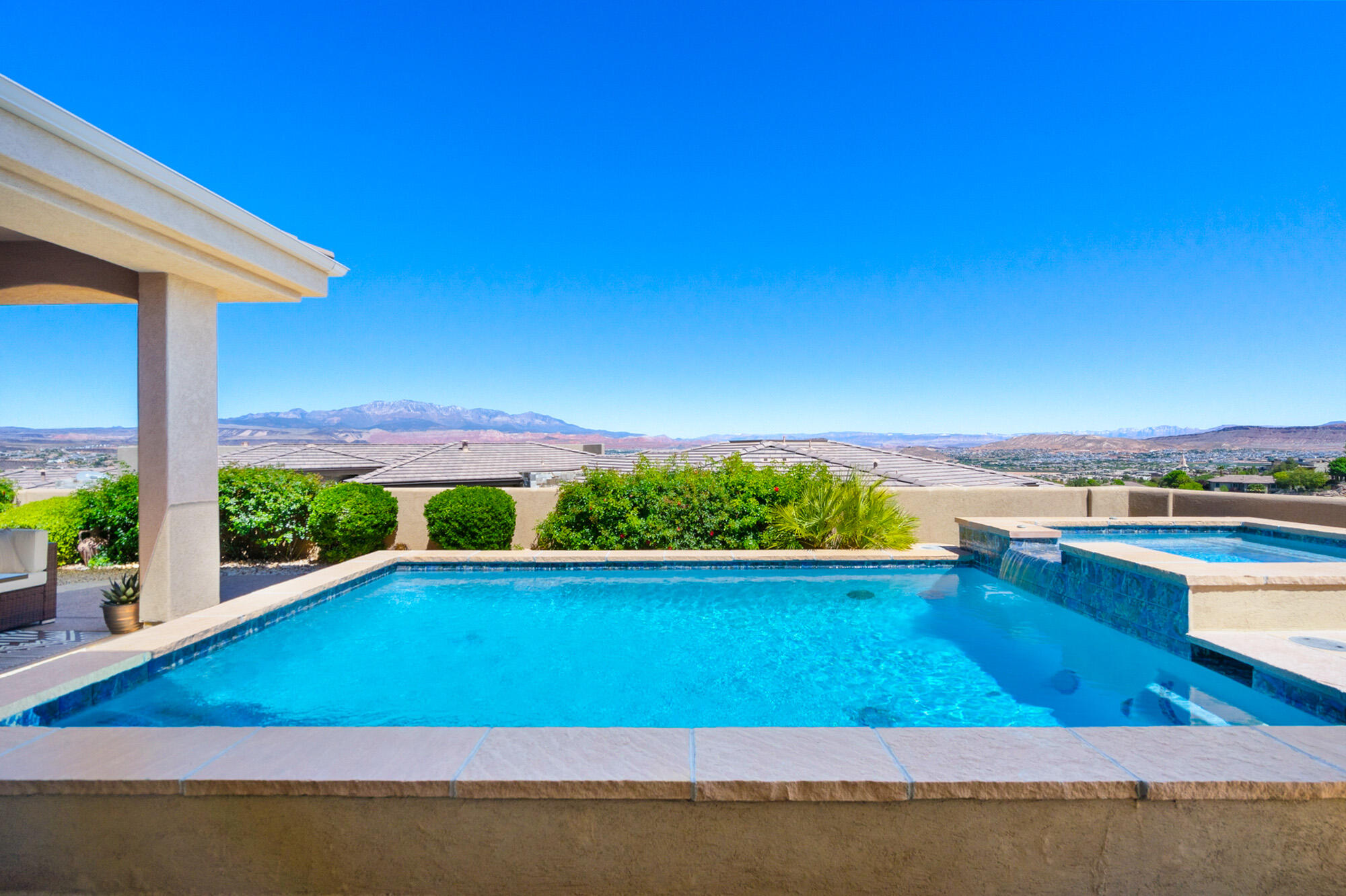 STONE CLIFF - Residential