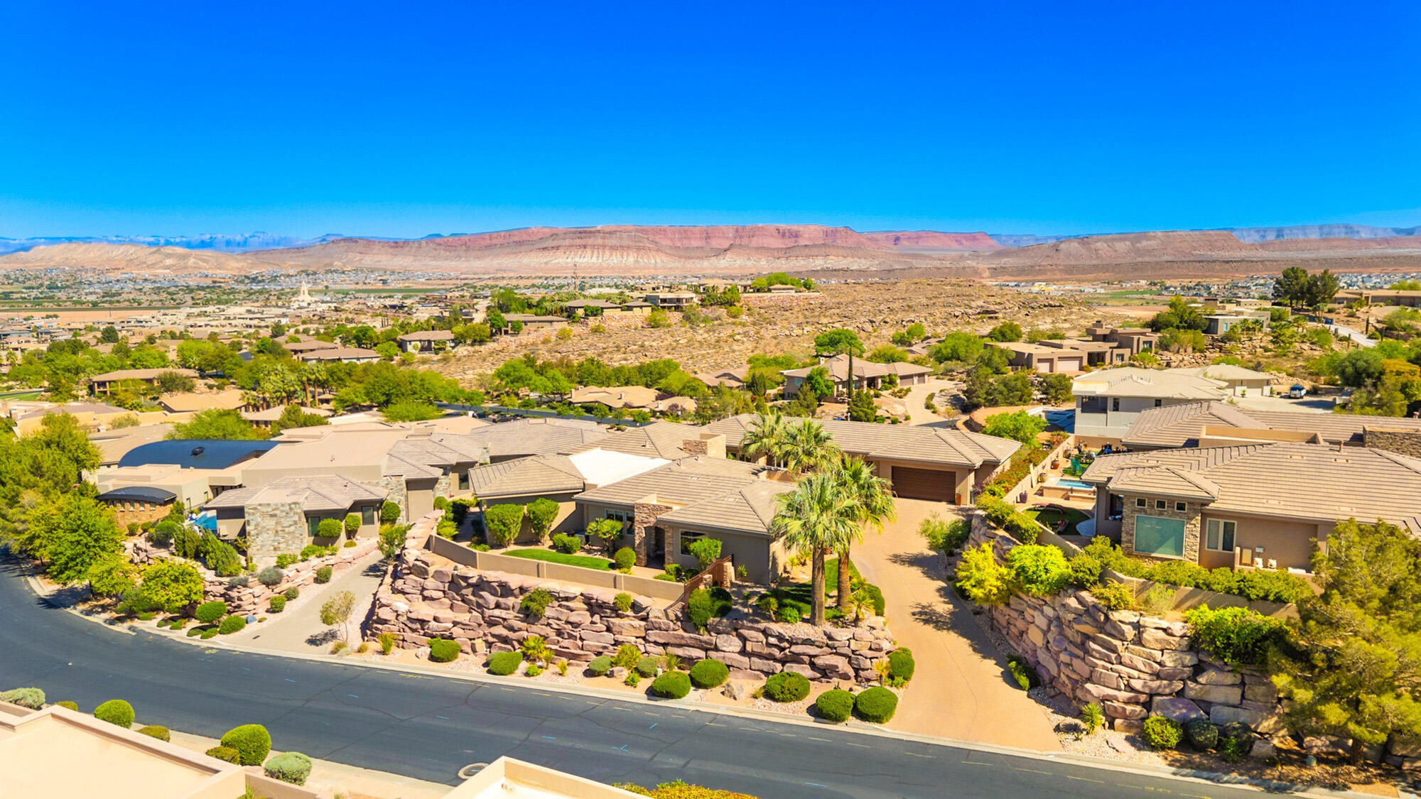 STONE CLIFF - Residential