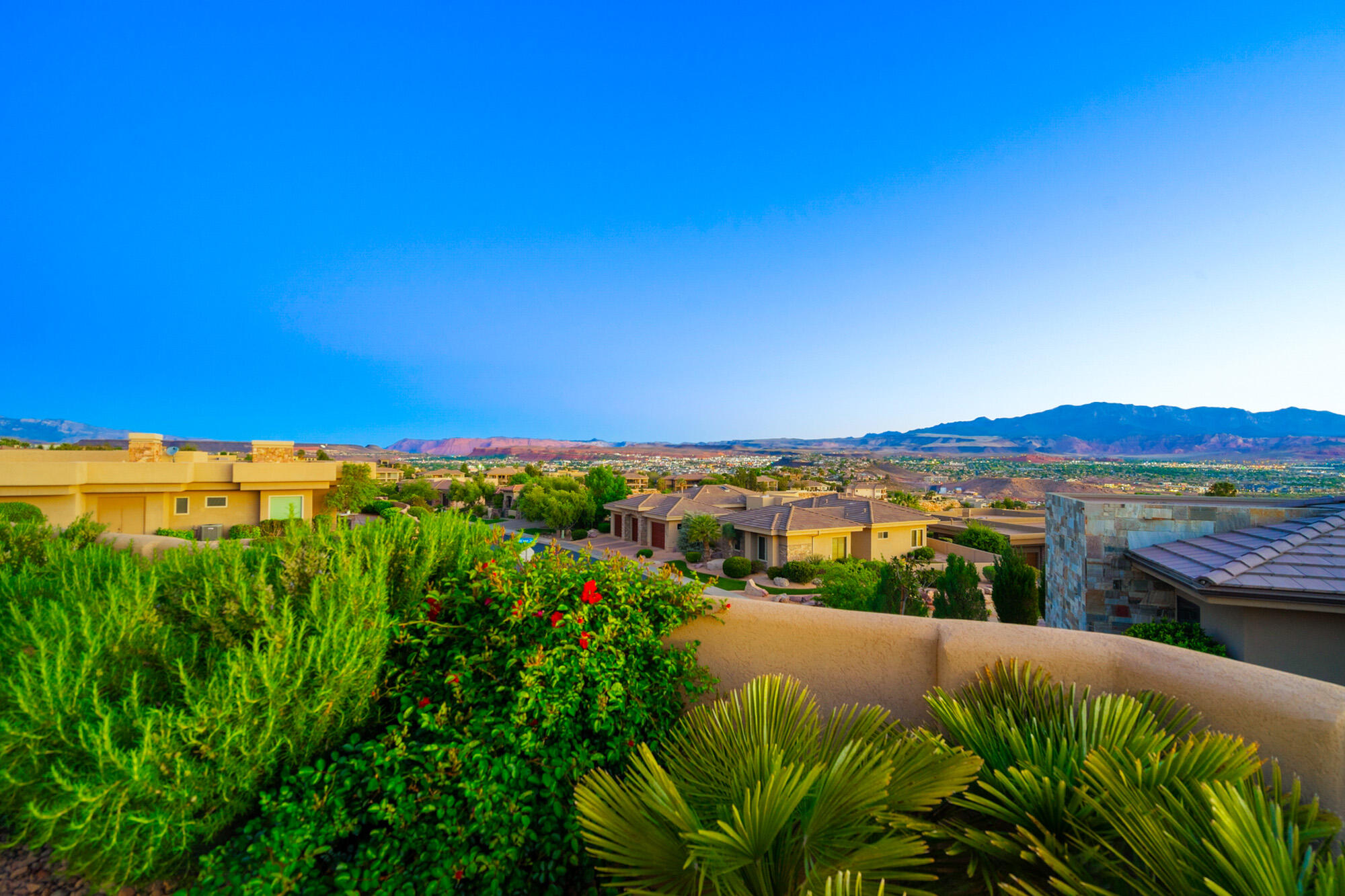 STONE CLIFF - Residential