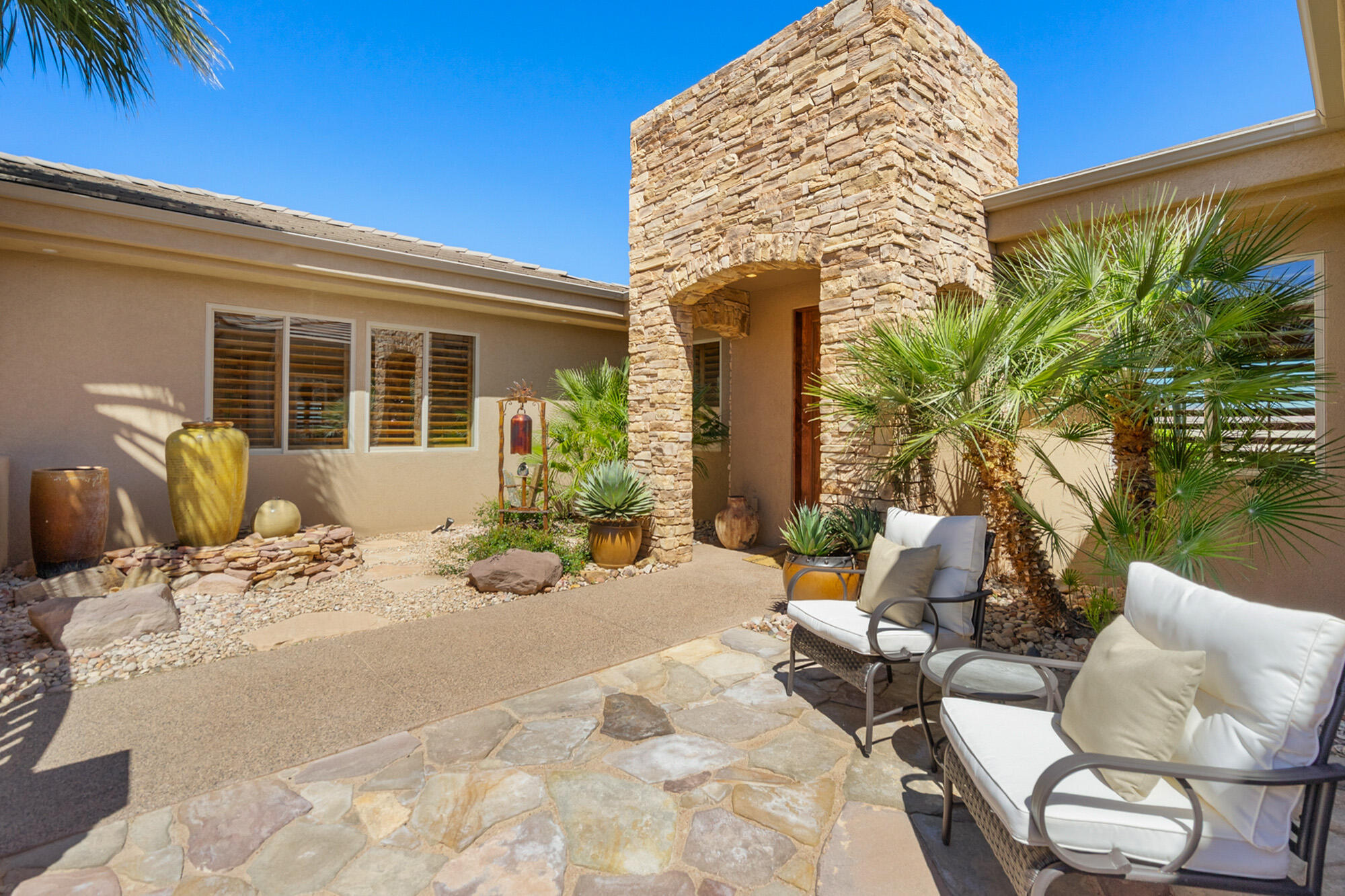 STONE CLIFF - Residential