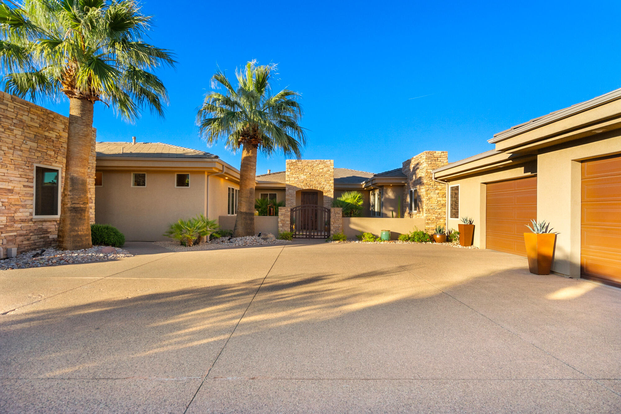 STONE CLIFF - Residential