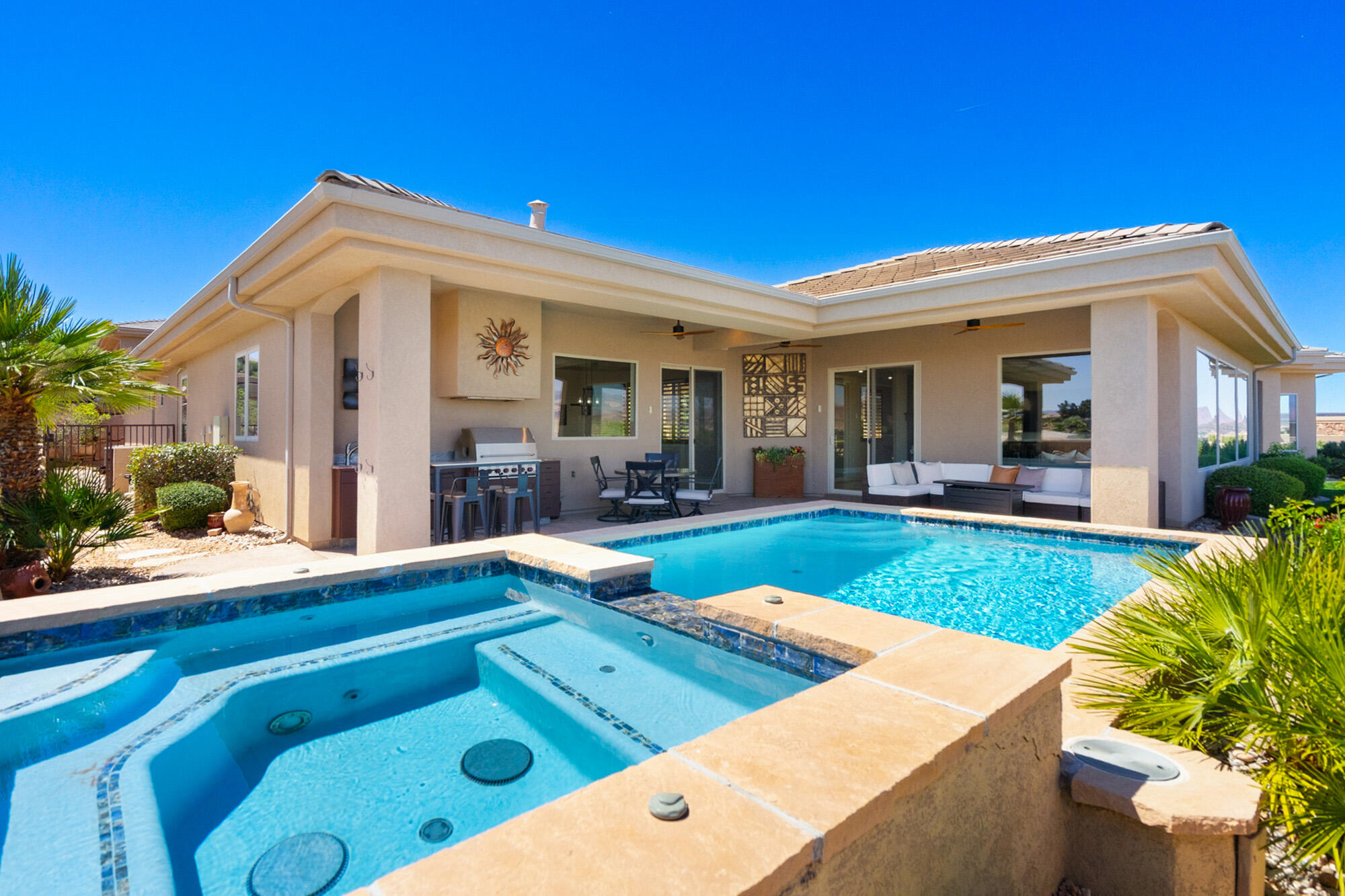 STONE CLIFF - Residential