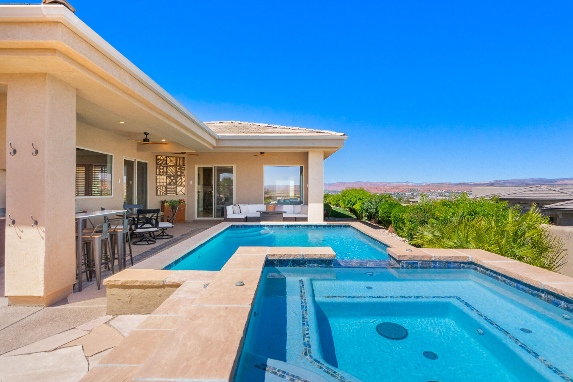 STONE CLIFF - Residential