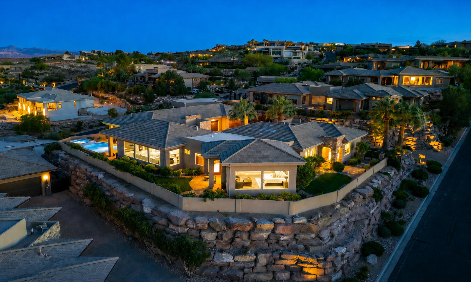 STONE CLIFF - Residential