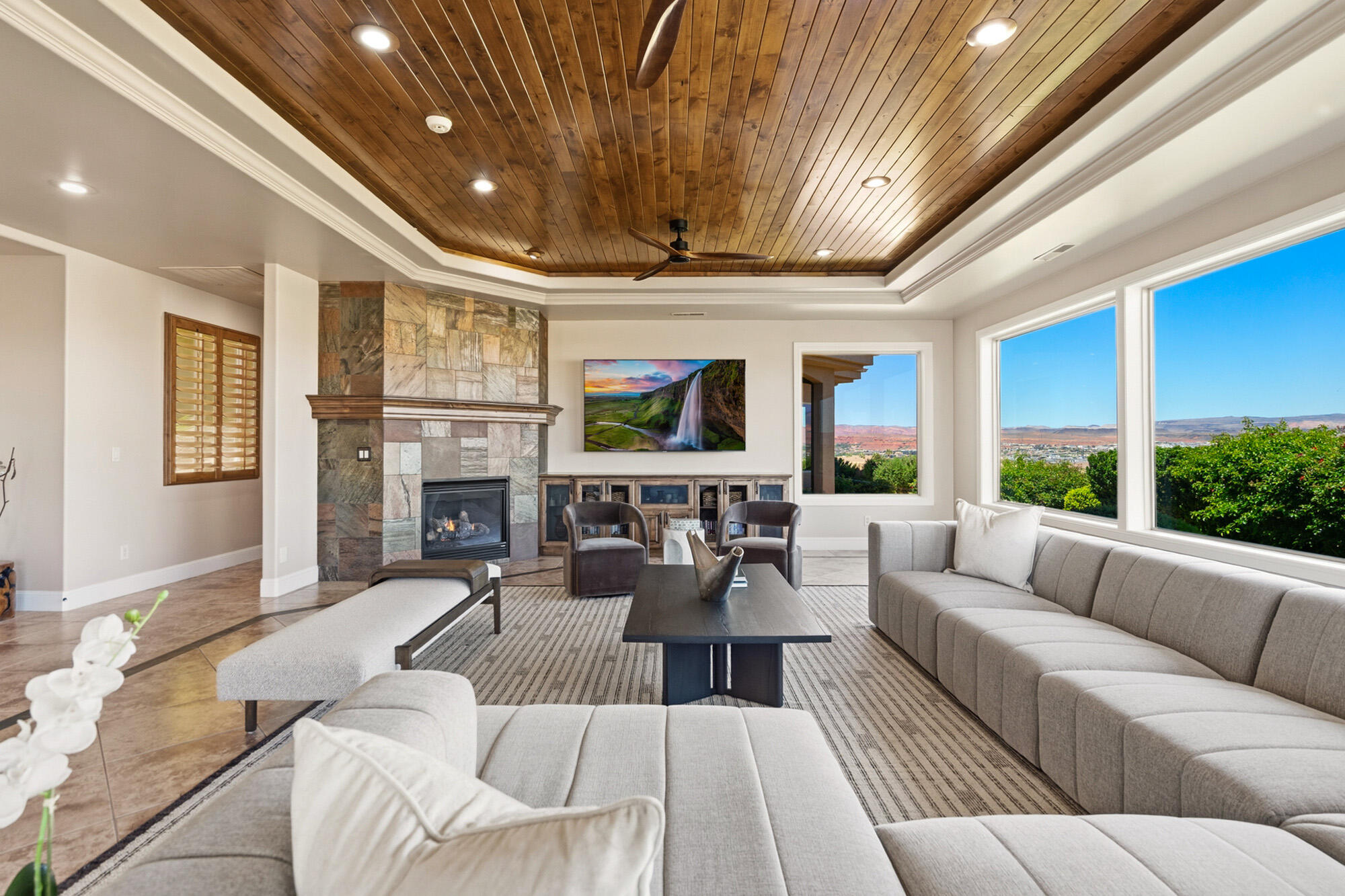 STONE CLIFF - Residential