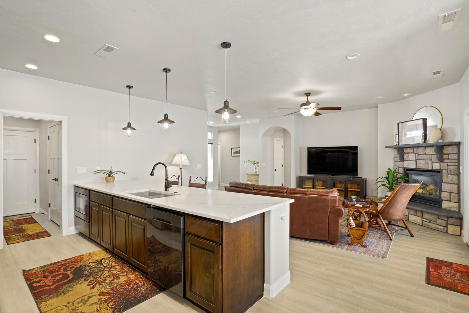 FROG HOLLOW - Residential
