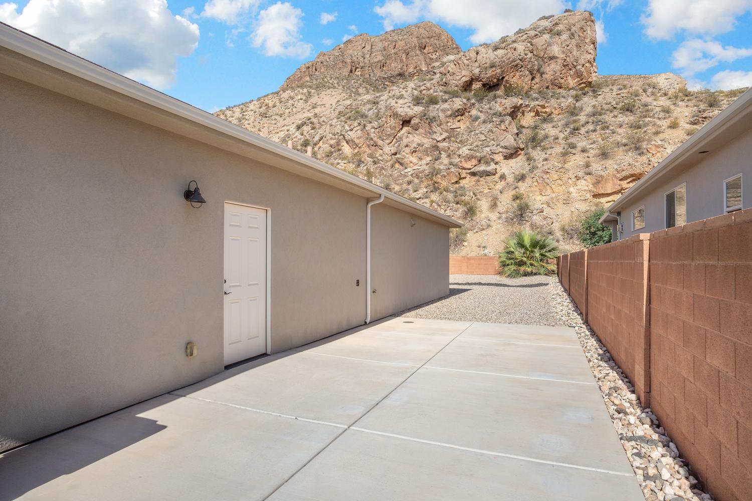 FROG HOLLOW - Residential
