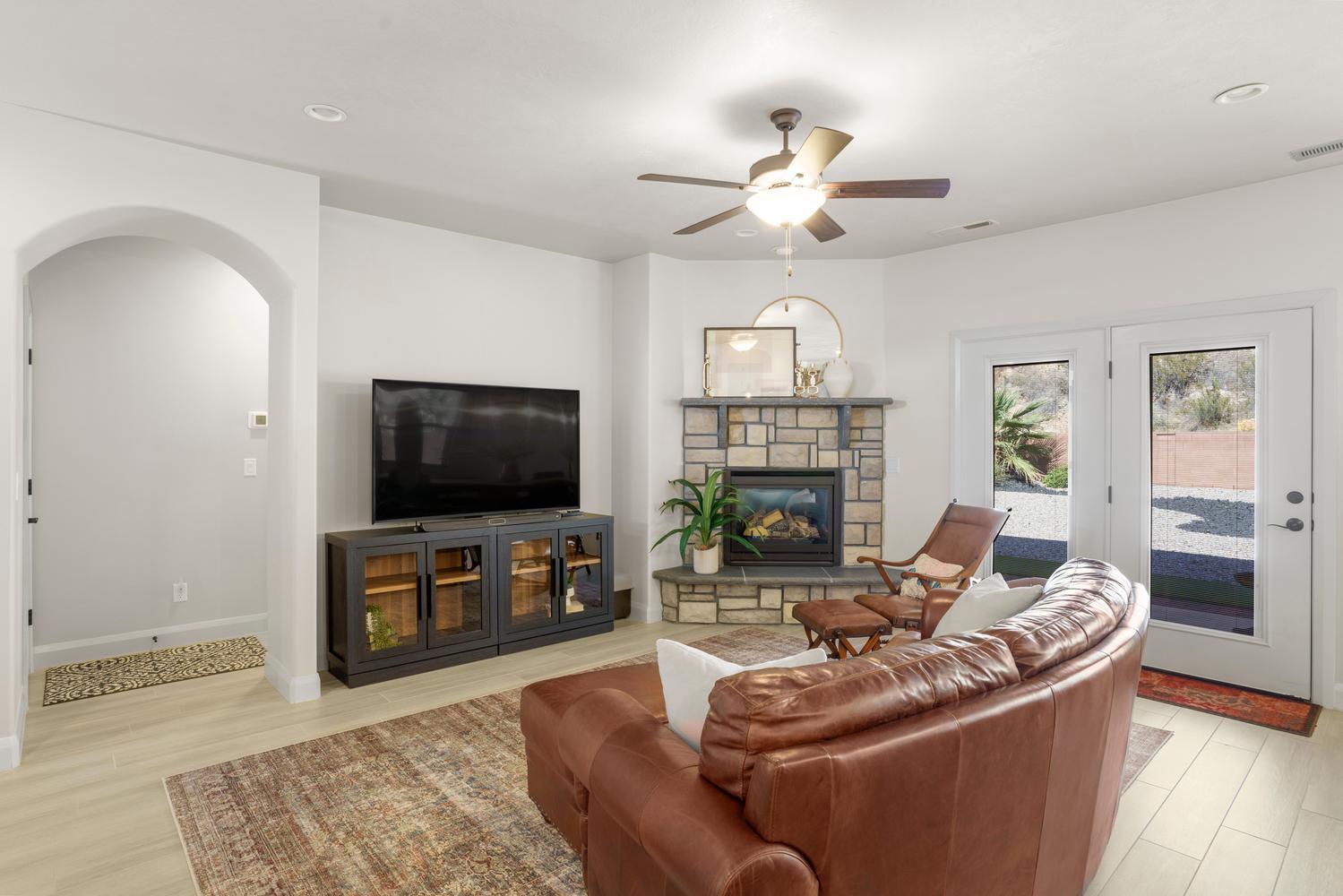 FROG HOLLOW - Residential