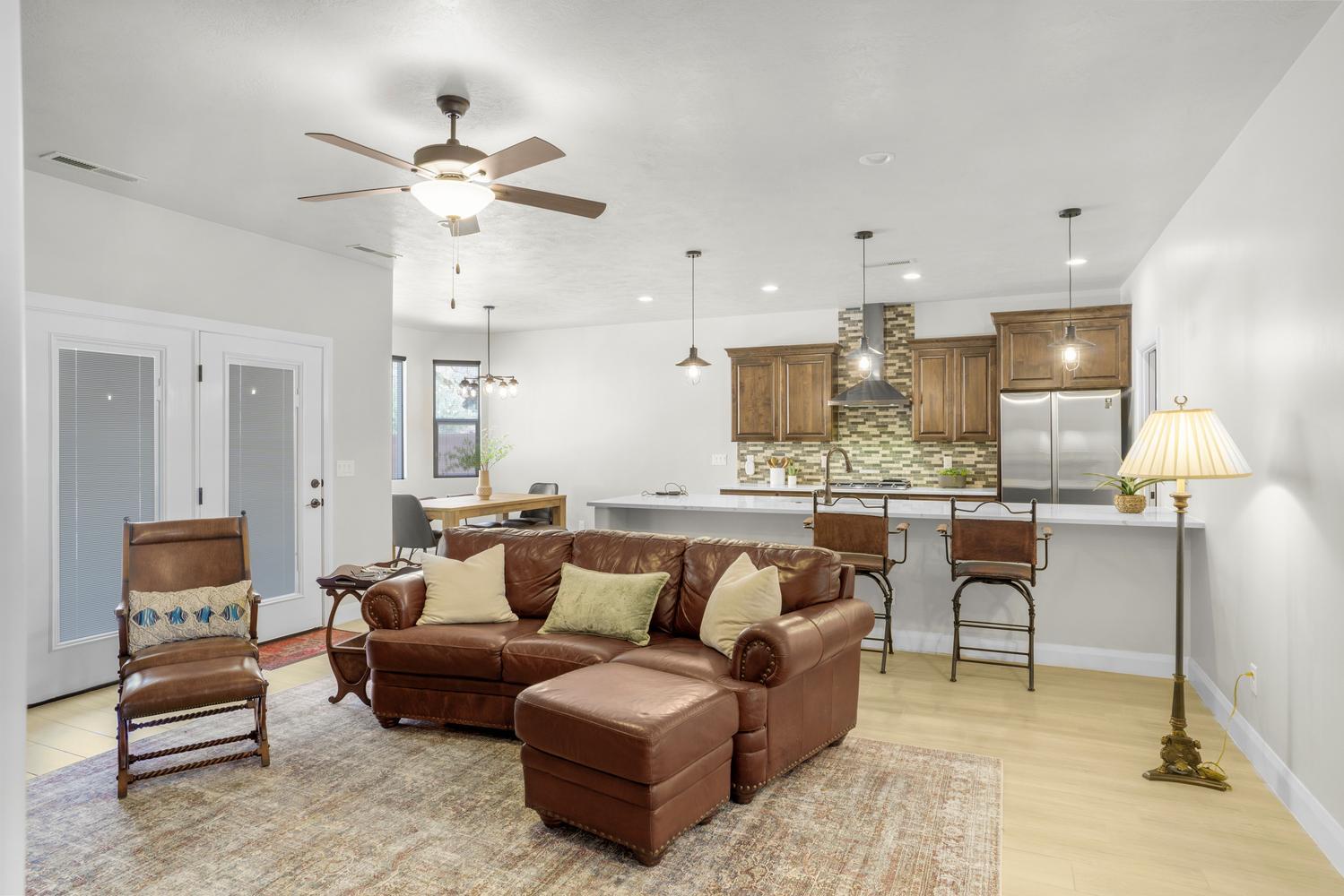 FROG HOLLOW - Residential