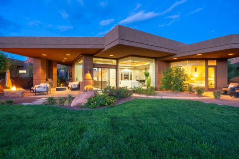 Tiny photo for 2331 W Entrada Trail #59, Saint George, UT 84770 (MLS # 25-265883)