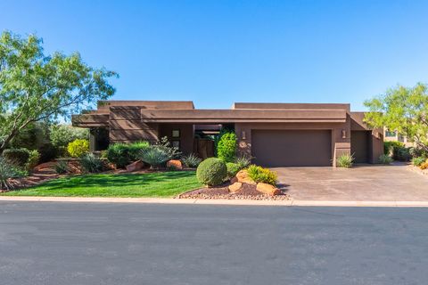 Tiny photo for 2331 W Entrada Trail #59, Saint George, UT 84770 (MLS # 25-265883)
