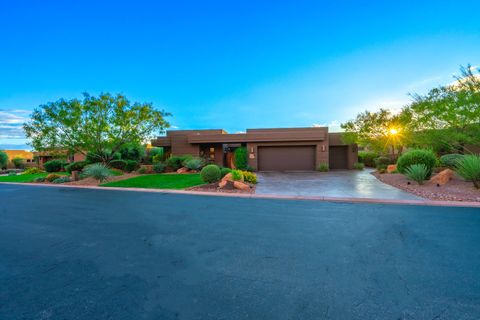 Tiny photo for 2331 W Entrada Trail #59, Saint George, UT 84770 (MLS # 25-265883)
