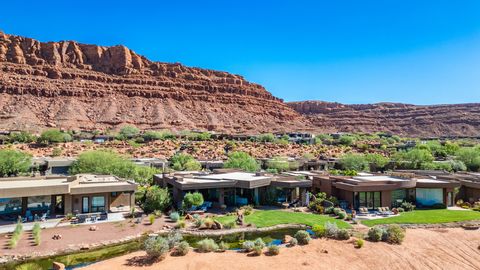 Tiny photo for 2331 W Entrada Trail #59, Saint George, UT 84770 (MLS # 25-265883)