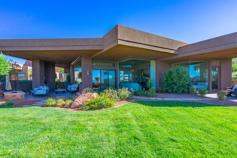 Tiny photo for 2331 W Entrada Trail #59, Saint George, UT 84770 (MLS # 25-265883)