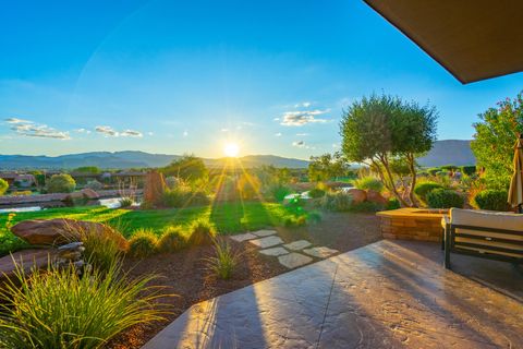Tiny photo for 2331 W Entrada Trail #59, Saint George, UT 84770 (MLS # 25-265883)
