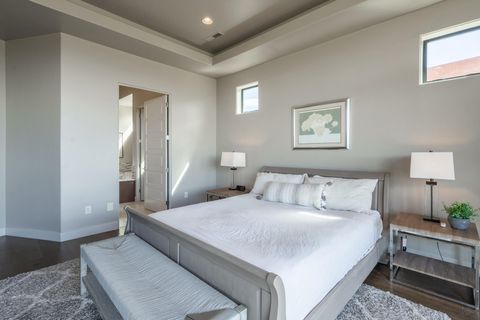 Tiny photo for 2331 W Entrada Trail #59, Saint George, UT 84770 (MLS # 25-265883)
